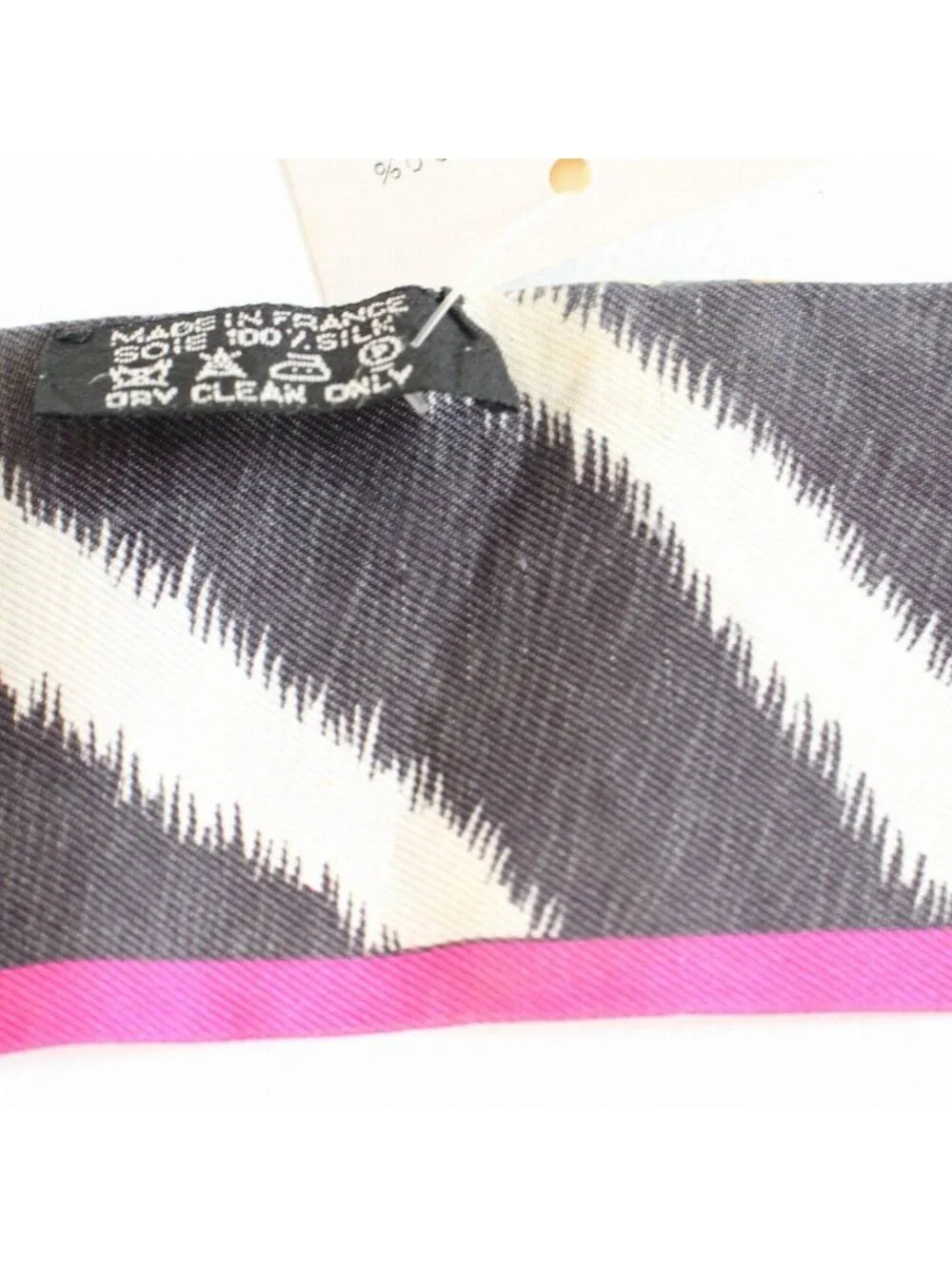 Hermes Twilly Wild and Camouflage Silk 100% Pink Pawn